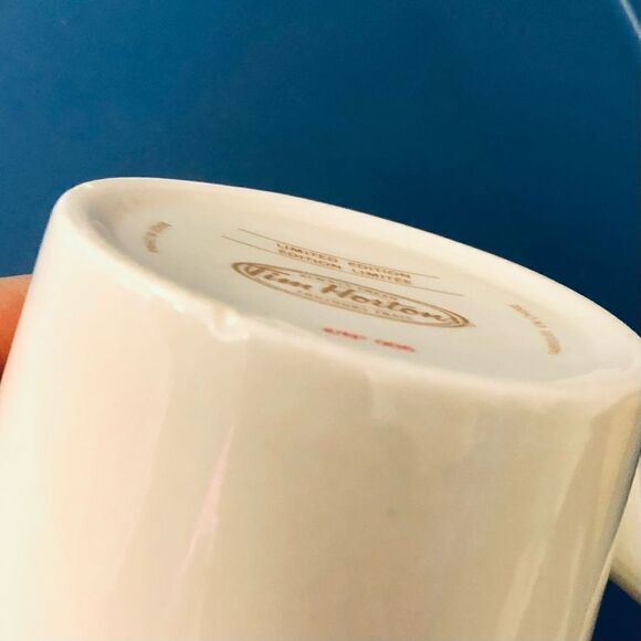 Tim HORTONS New Toque & Preowned Limited Edition Mug Set. - Picture 4 of 4